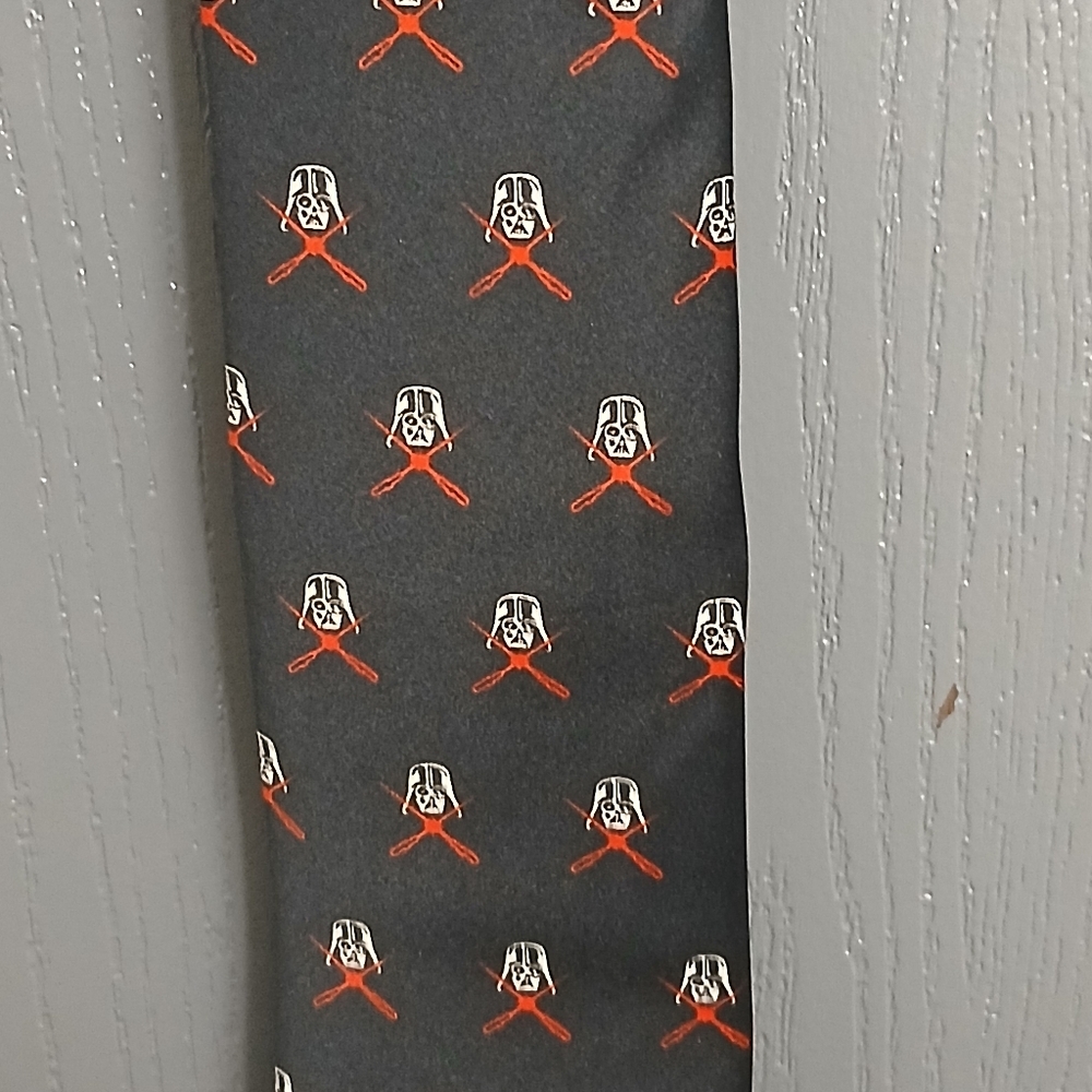 ⭐ Darth Vader Men’s Necktie – Star Wars Themed – Black with Red/White Pattern ⭐